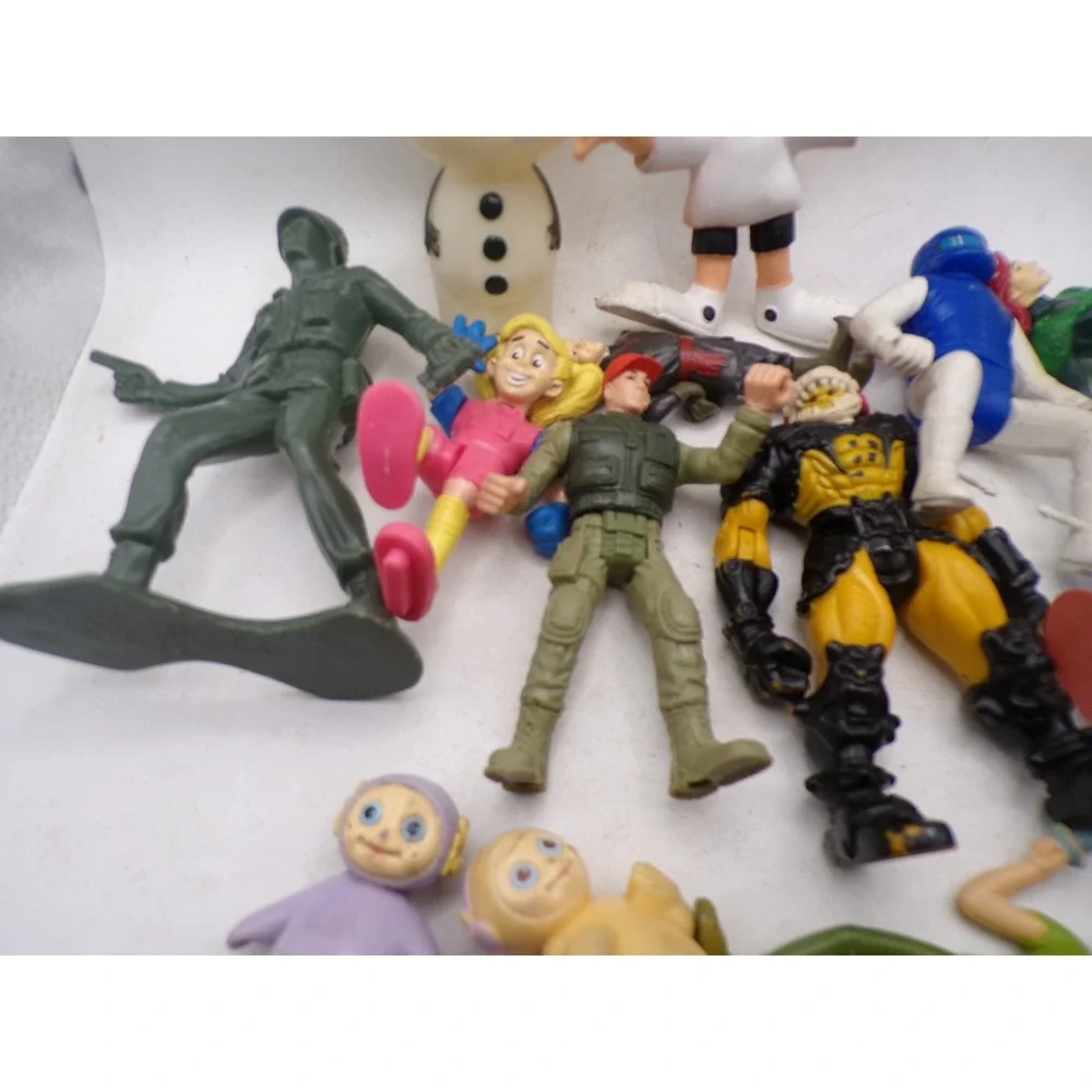 Vintage Mixed Toy Action Figure Lot Power Rangers Disney Teletubbies Roblox 15pc
